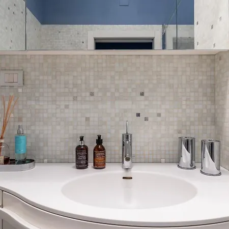 Lägenhet Luxury 2bed-2bath With Private Car Park Milano