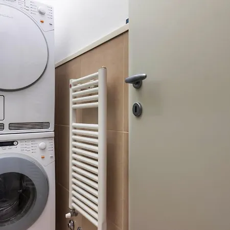 Lägenhet Luxury 2bed-2bath With Private Car Park *