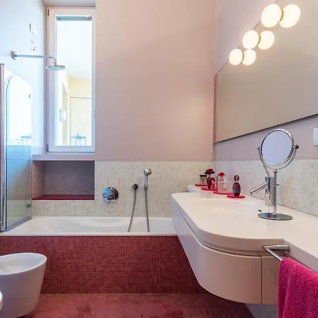 Luxury 2bed-2bath With Private Car Park Lägenhet