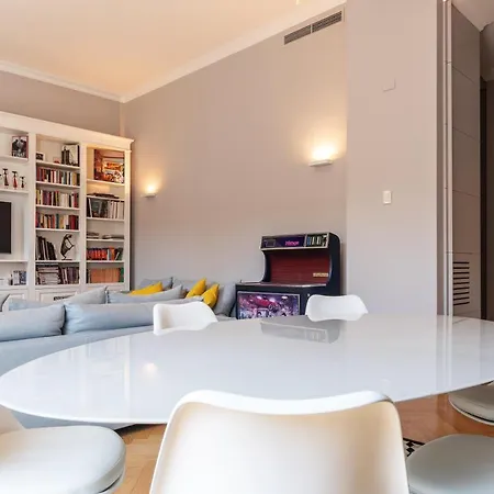 Luxury 2bed-2bath With Private Car Park شقة